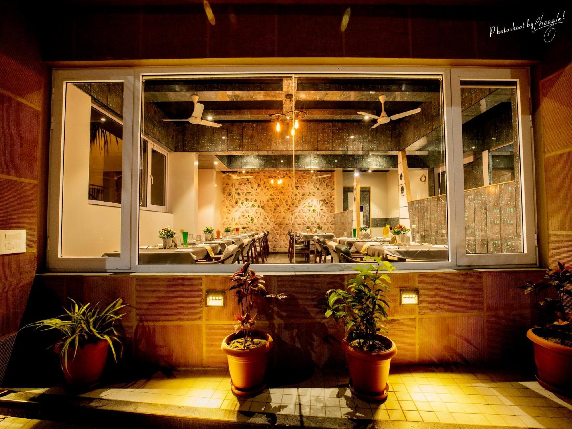 Hotel Prabha Palace Ahmednagar Ngoại thất bức ảnh