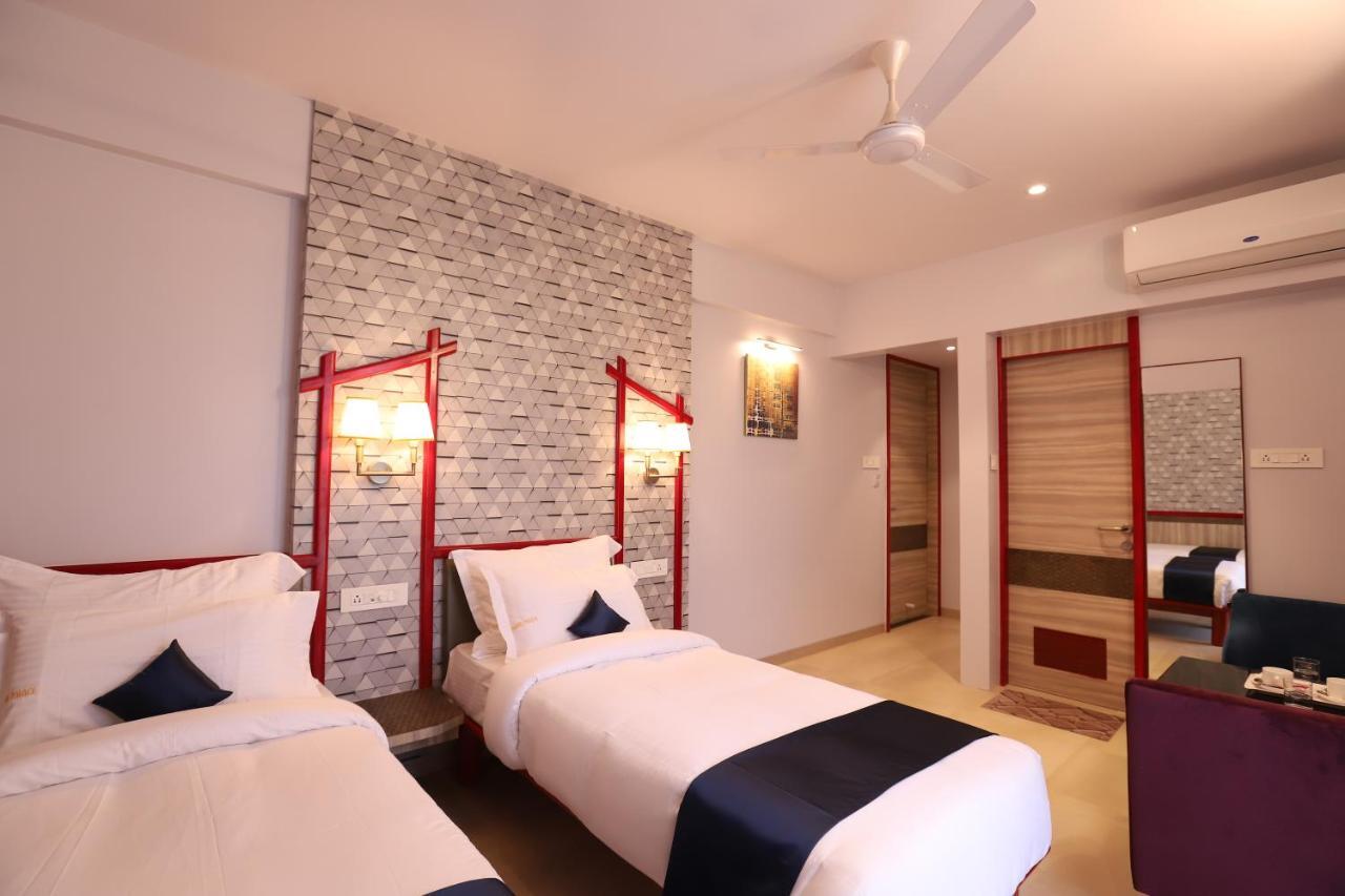 Hotel Prabha Palace Ahmednagar Ngoại thất bức ảnh