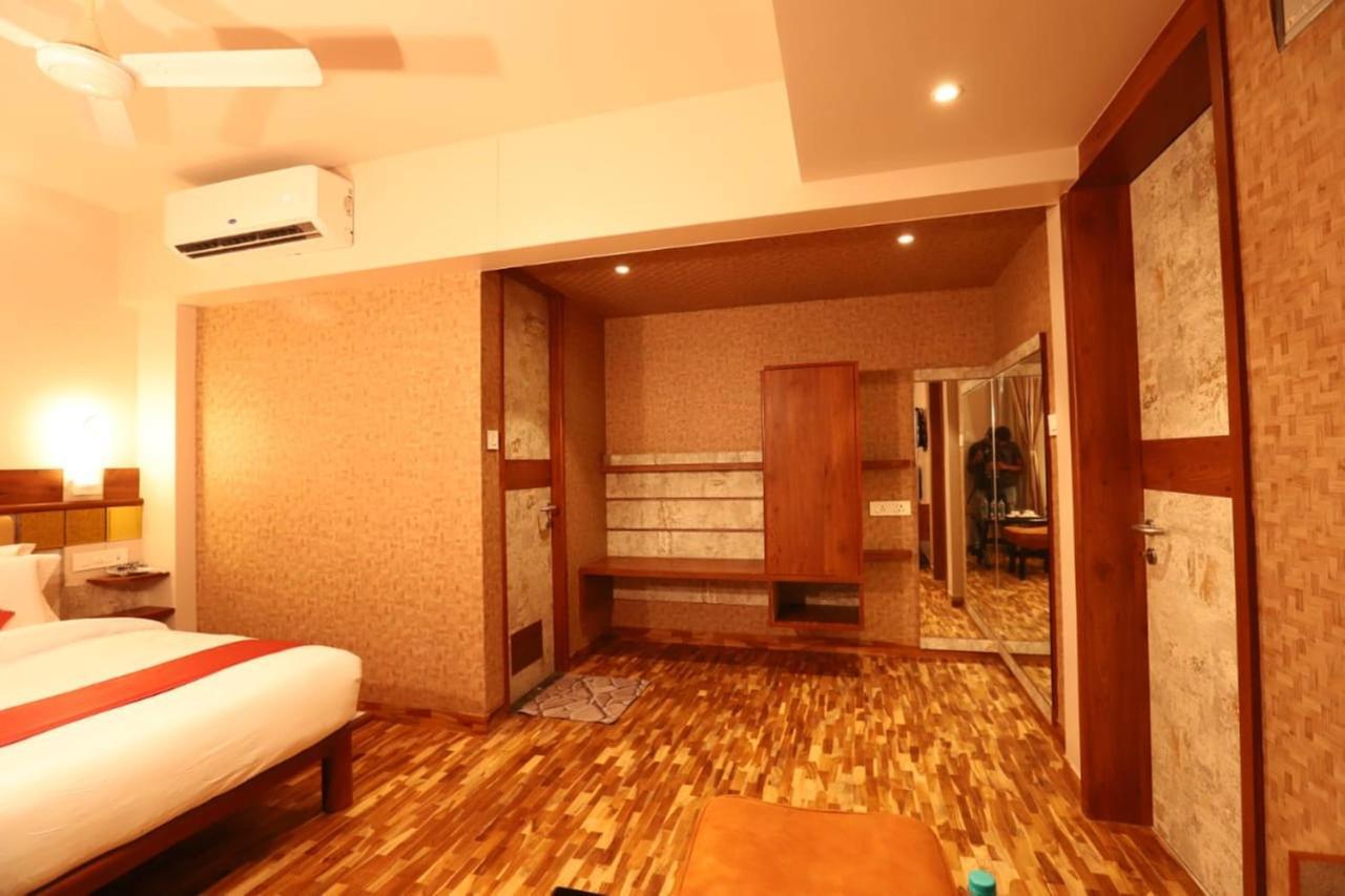 Hotel Prabha Palace Ahmednagar Ngoại thất bức ảnh