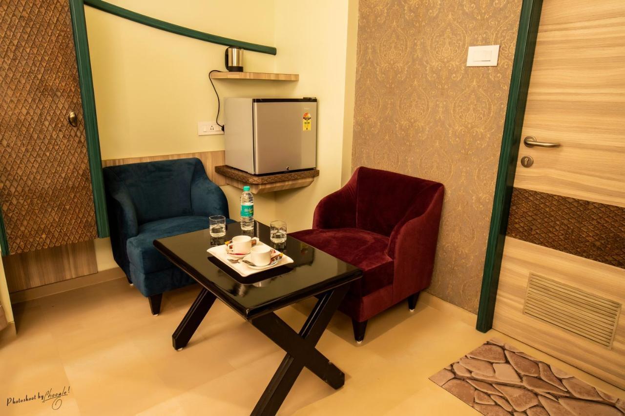 Hotel Prabha Palace Ahmednagar Ngoại thất bức ảnh