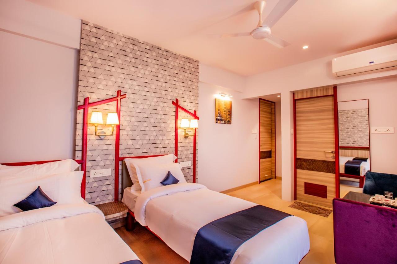 Hotel Prabha Palace Ahmednagar Ngoại thất bức ảnh