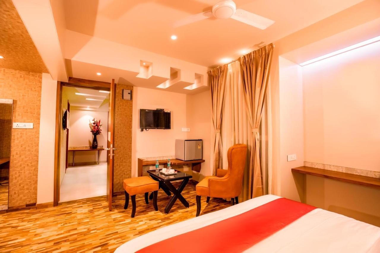 Hotel Prabha Palace Ahmednagar Ngoại thất bức ảnh